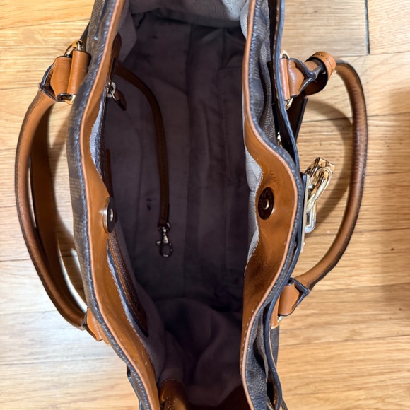 Michael Kors Hamilton Tote - Picture 7 of 7